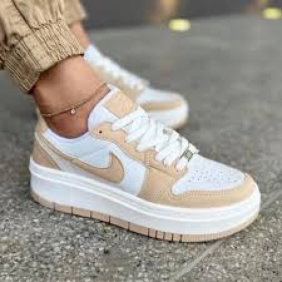 NIKE WMNS AIR JORDAN 1 ELEVATE LOW PRE-LOVED SIZE 8.5 - Picture 1 of 10